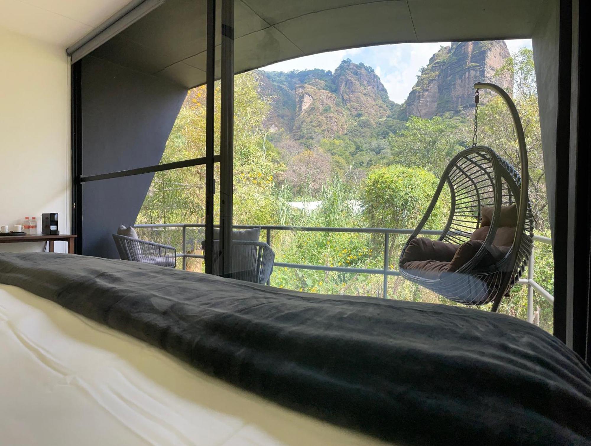 Bajo La Montana Hotel Tepoztlan Bagian luar foto