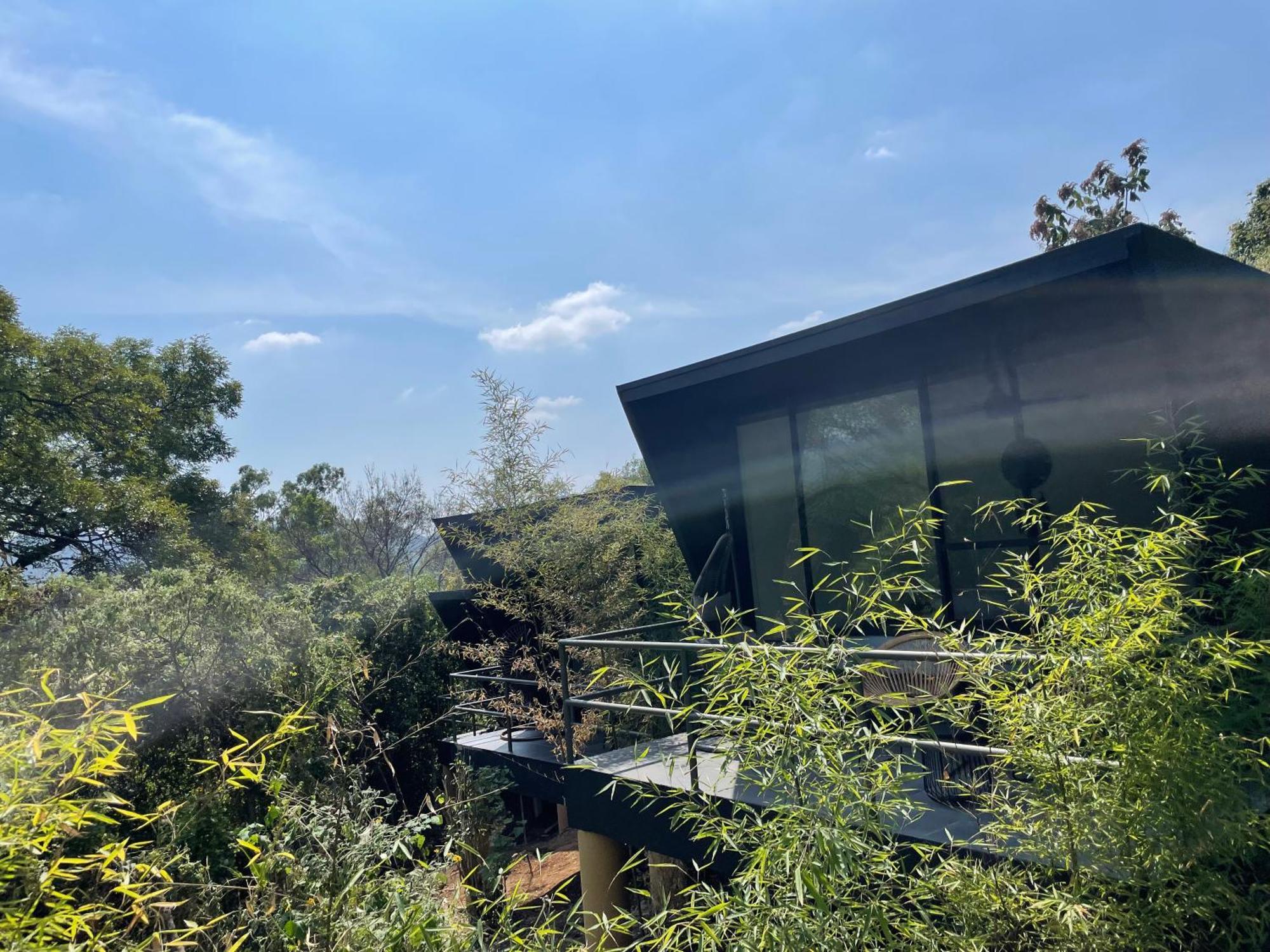 Bajo La Montana Hotel Tepoztlan Bagian luar foto
